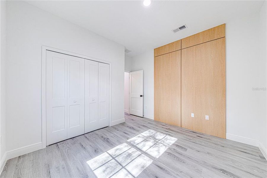 Spacious, unfurnished interior of a new home in , Citrus Springs (Image 36).