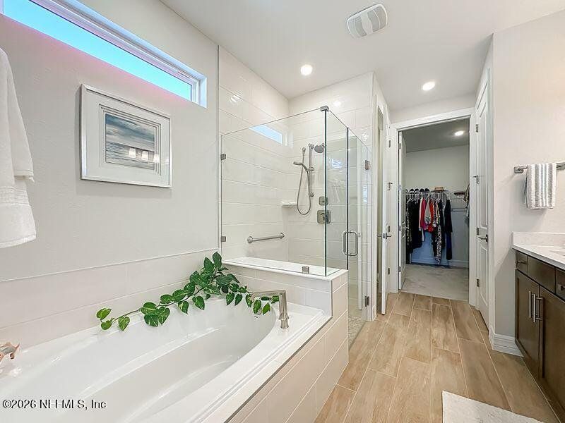 Furnished interior view inside a new home in , Ponte Vedra (Image 11).