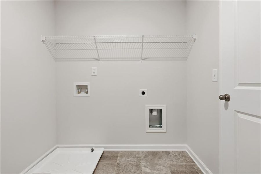 Spacious, unfurnished interior of a new home in , Jefferson (Image 27).