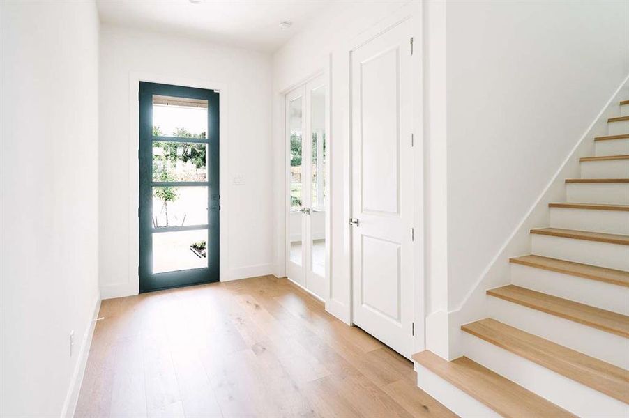 Spacious, unfurnished interior of a new home in , Aledo (Image 20). Spacious, unfurnished interior of a new home in , Aledo (Image 20).