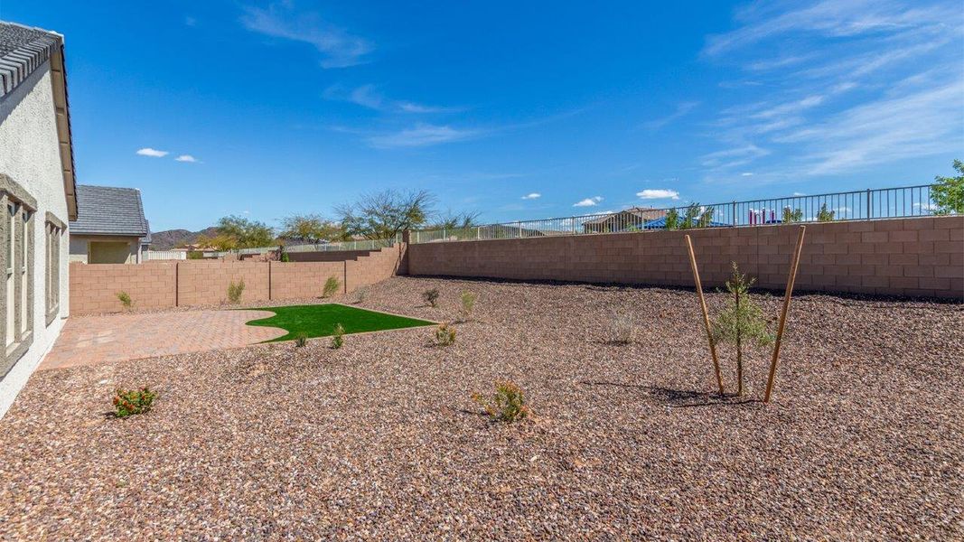 Image 31 representing the Cali by D.R. Horton in Barnett Village, Marana, AZ. Image 31 representing the Cali by D.R. Horton in Barnett Village, Marana, AZ.