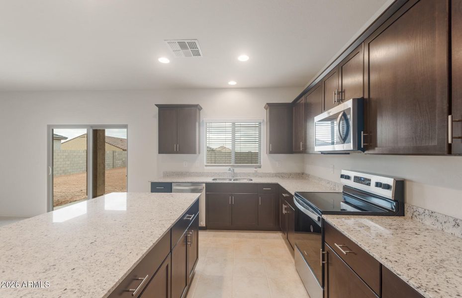 4 - Kitchen 4 - Kitchen