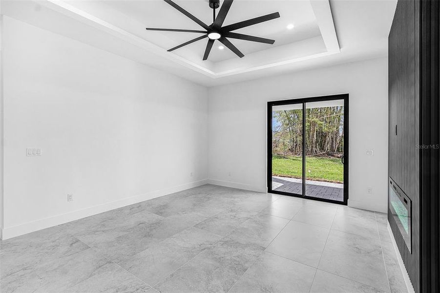 Spacious, unfurnished interior of a new home in , Lehigh Acres (Image 18).