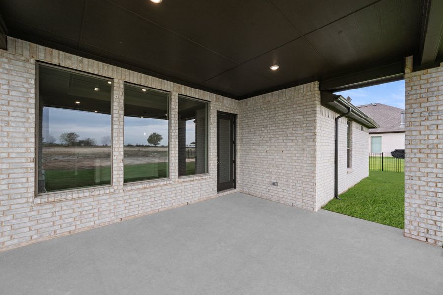 Exterior details and patio area of a home in Paloma Ranch, New Fairview (Image 3).