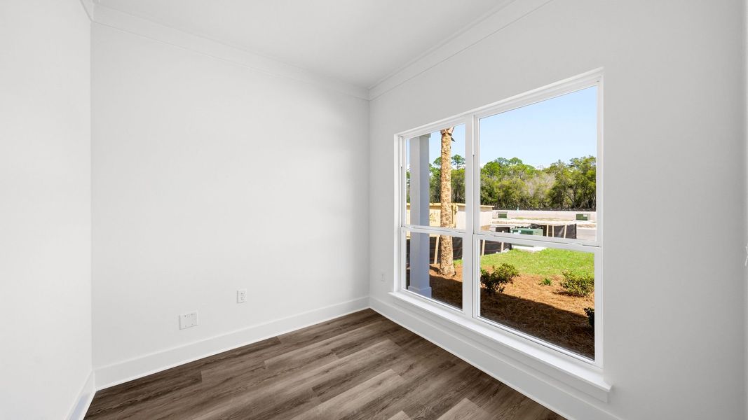 Spacious, unfurnished interior of a new home in Colonial East, Panama City Beach (Image 21).