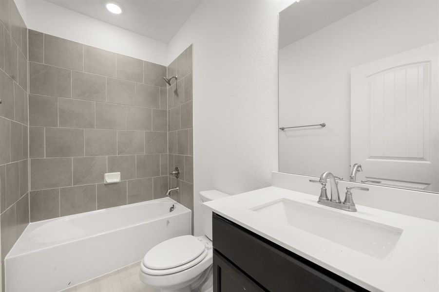33_8_6937 Freight Train- Bathroom-1 33_8_6937 Freight Train- Bathroom-1
