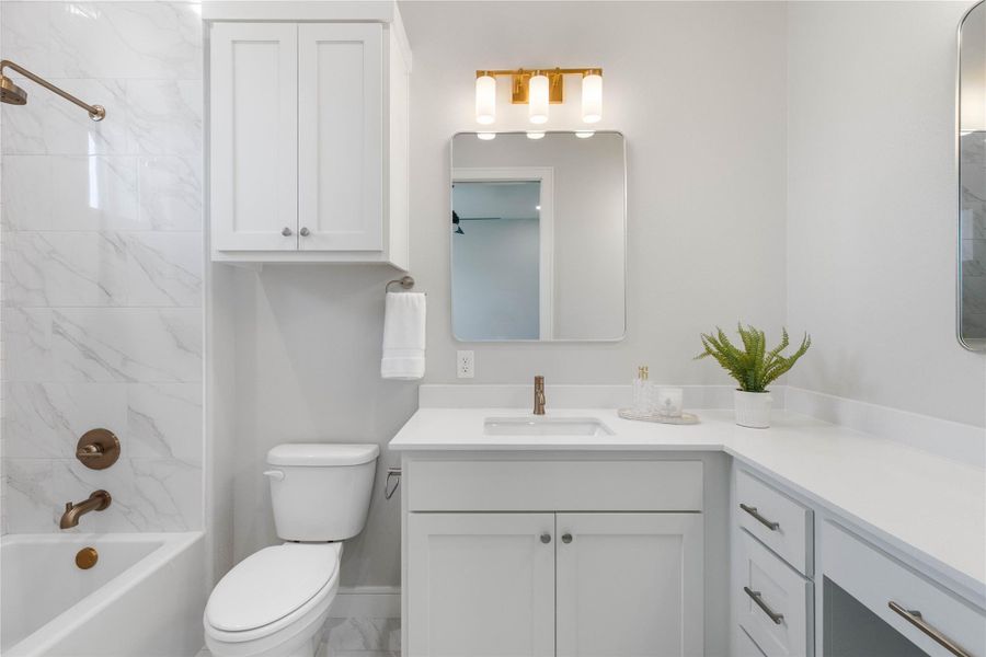 Furnished interior view inside a new home in , Bryan (Image 8).