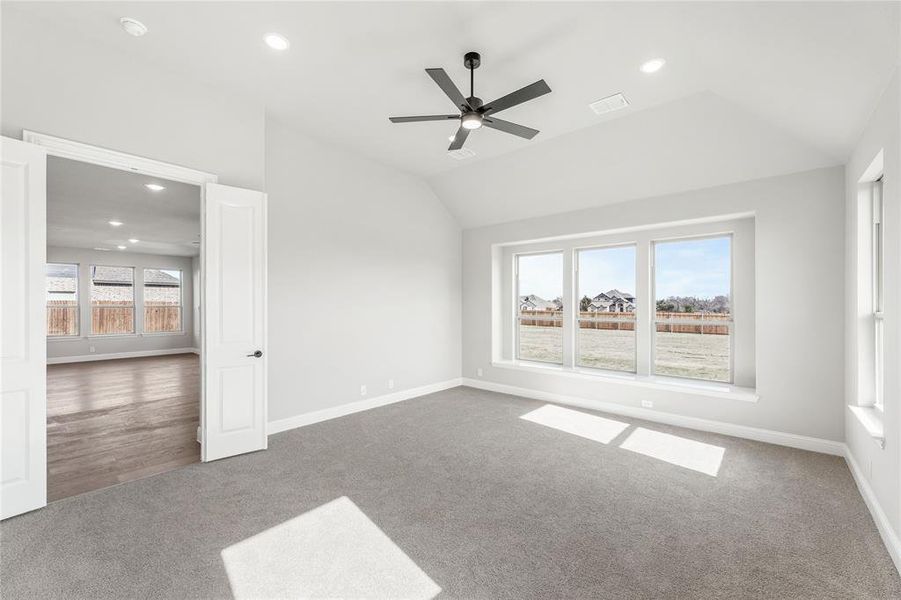 Spacious, unfurnished interior of a new home in Crystal Lake Estates, Red Oak (Image 28).