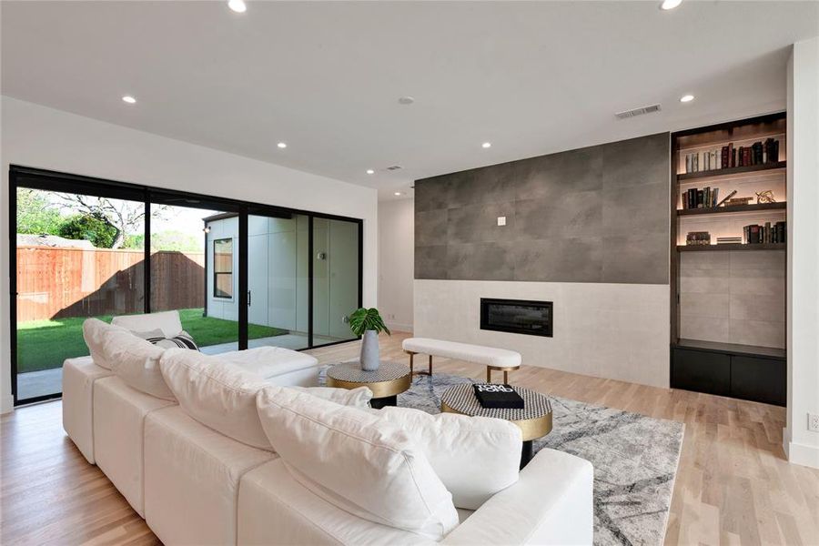 Furnished interior view inside a new home in , Dallas (Image 26). Furnished interior view inside a new home in , Dallas (Image 26).