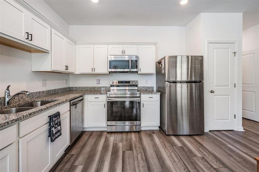 Furnished interior view inside a new home in Dug Creek, Gibsonton (Image 25). Furnished interior view inside a new home in Dug Creek, Gibsonton (Image 25).