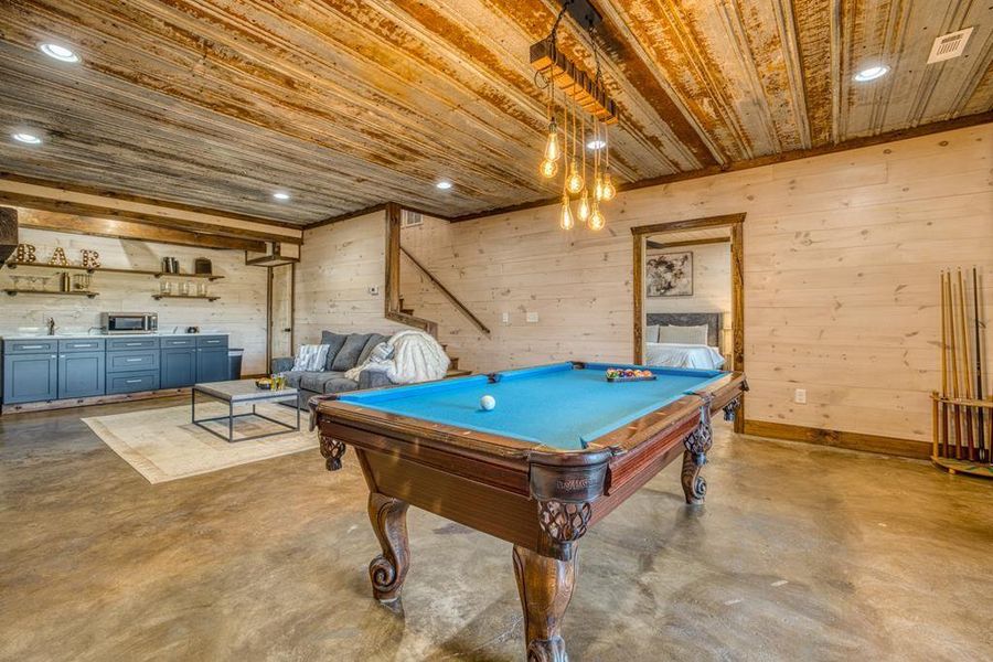 Community amenities in , Mineral Bluff (Image 35).