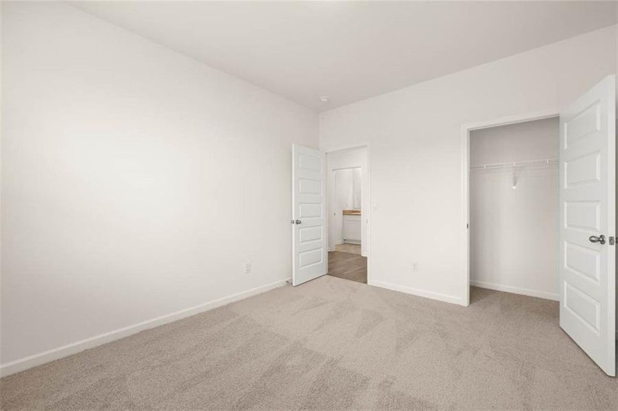 Spacious, unfurnished interior of a new home in Bridle Creek, Locust Grove (Image 27).