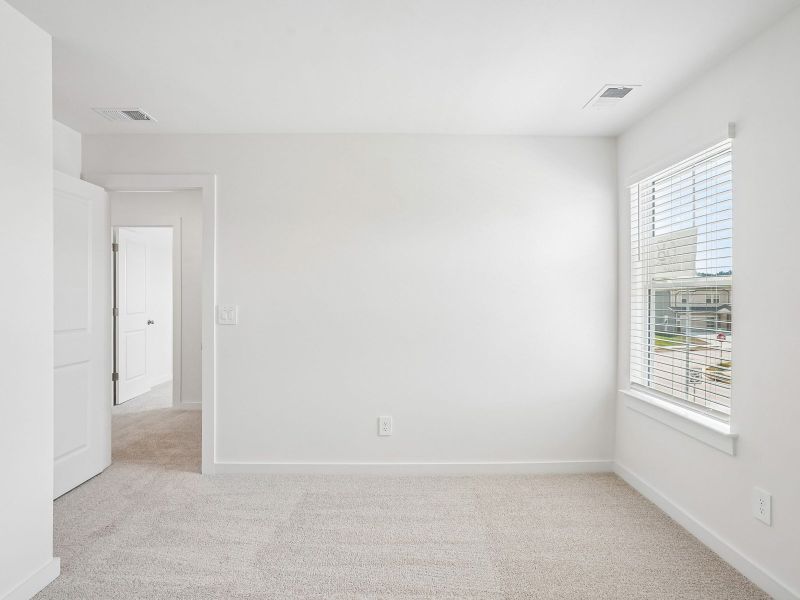 Spacious, unfurnished interior of a new home in Crestview - Ridge Series, Hermitage (Image 12).