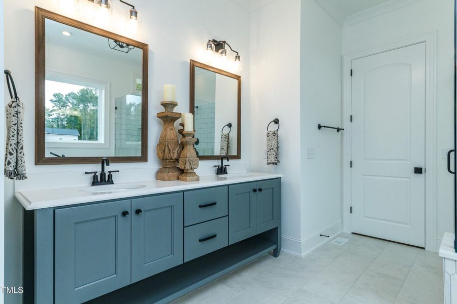 020_Master Bathroom