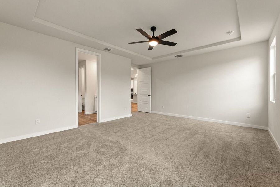 Spacious, unfurnished interior of a new home in La Cima, San Marcos (Image 30).