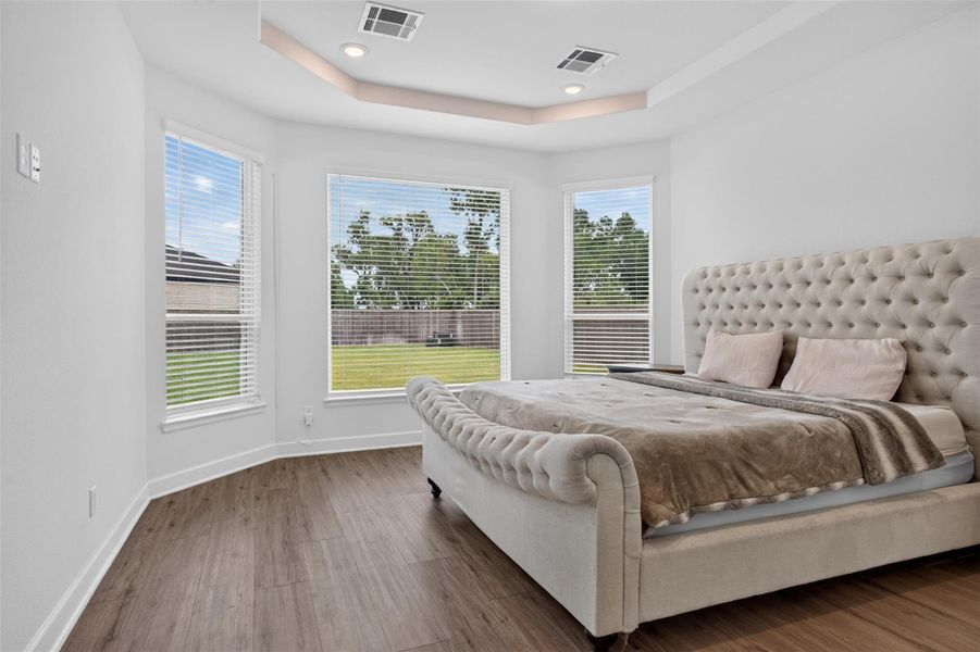 Furnished interior view inside a new home in , Missouri City (Image 9).