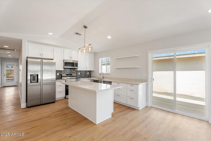 10-A7C08672 10-A7C08672