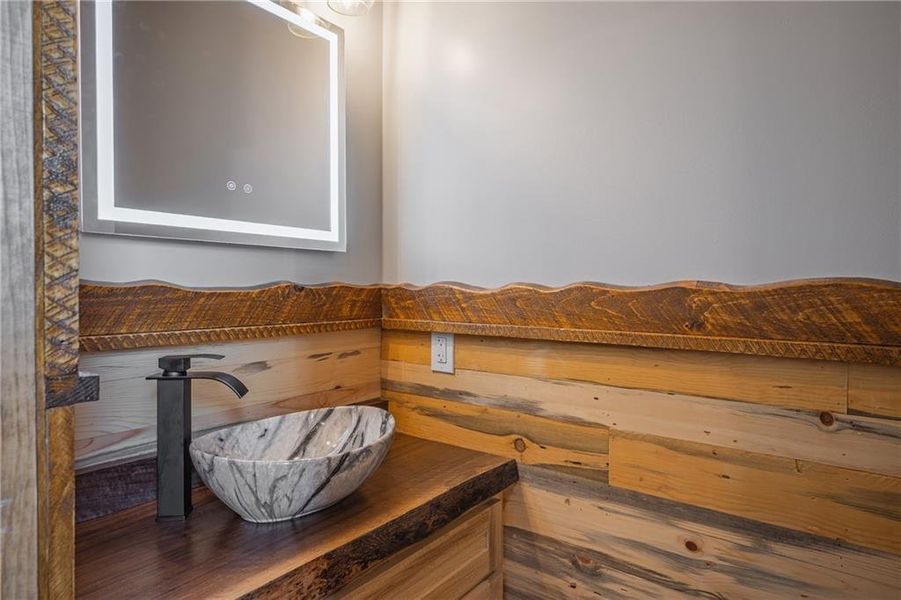 Close-up of interior finishes inside a home in , Mineral Bluff (Image 19). Close-up of interior finishes inside a home in , Mineral Bluff (Image 19).