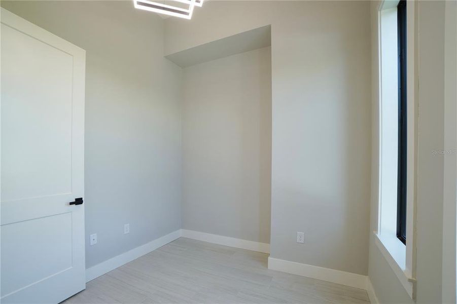 Spacious, unfurnished interior of a new home in , Rotonda West (Image 21).