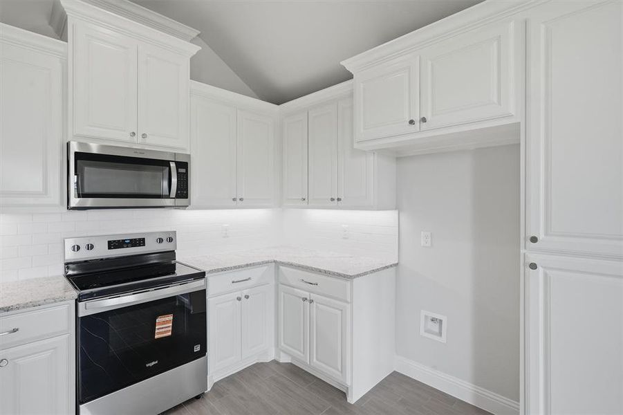 Furnished interior view inside a new home in , Tolar (Image 9).