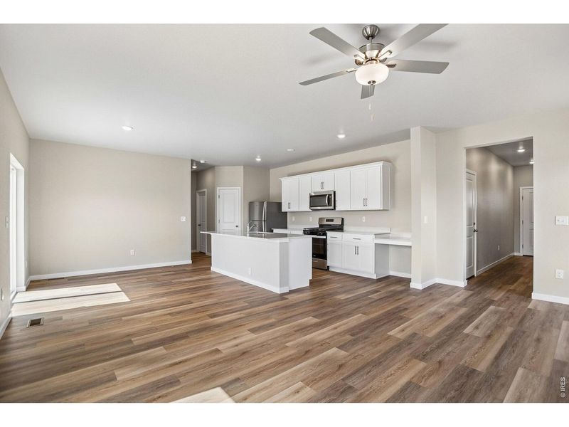 Spacious, unfurnished interior of a new home in Hidden Valley Farm, Severance (Image 13).