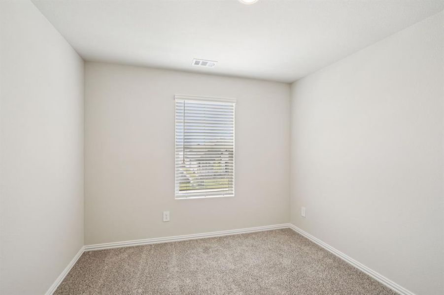 Spacious, unfurnished interior of a new home in Westmoor, Sherman (Image 25).