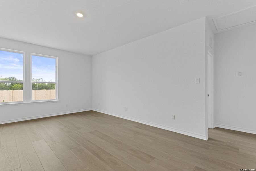 Spacious, unfurnished interior of a new home in Nopal Valley, San Antonio (Image 36). Spacious, unfurnished interior of a new home in Nopal Valley, San Antonio (Image 36).