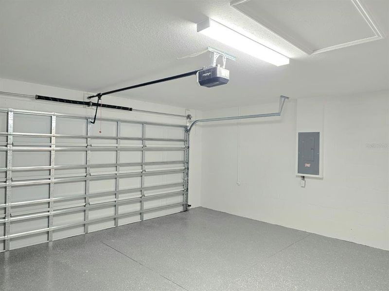 Spacious, unfurnished interior of a new home in , Port Charlotte (Image 18).