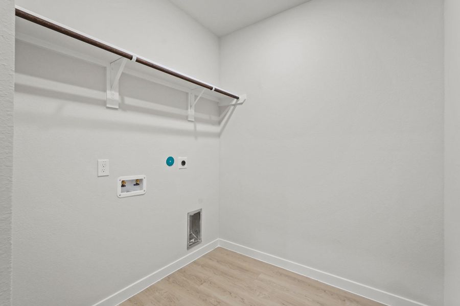 Spacious, unfurnished interior of a new home in Woodshore, Clute (Image 22). Spacious, unfurnished interior of a new home in Woodshore, Clute (Image 22).