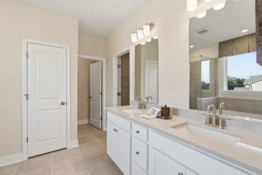 Representative furnished interior of a home built from the Essex by Taylor Morrison in Dreycott, Lawrenceville (Image 45).