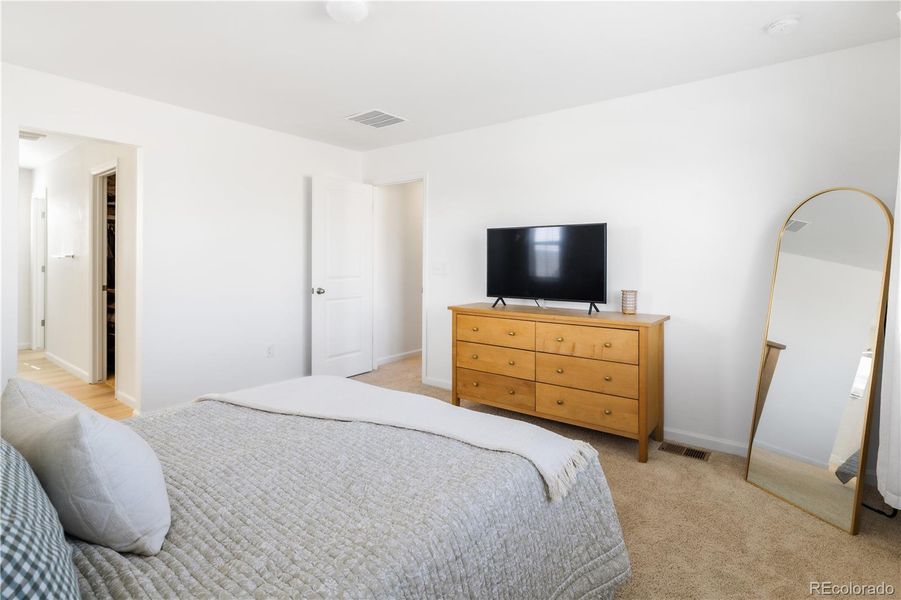 Furnished interior view inside a new home in Creekside Village, Thornton (Image 18). Furnished interior view inside a new home in Creekside Village, Thornton (Image 18).