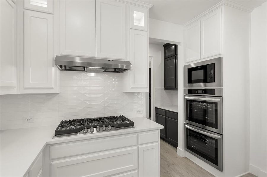 10. 1032 Meadowlark - Kitchen (4)