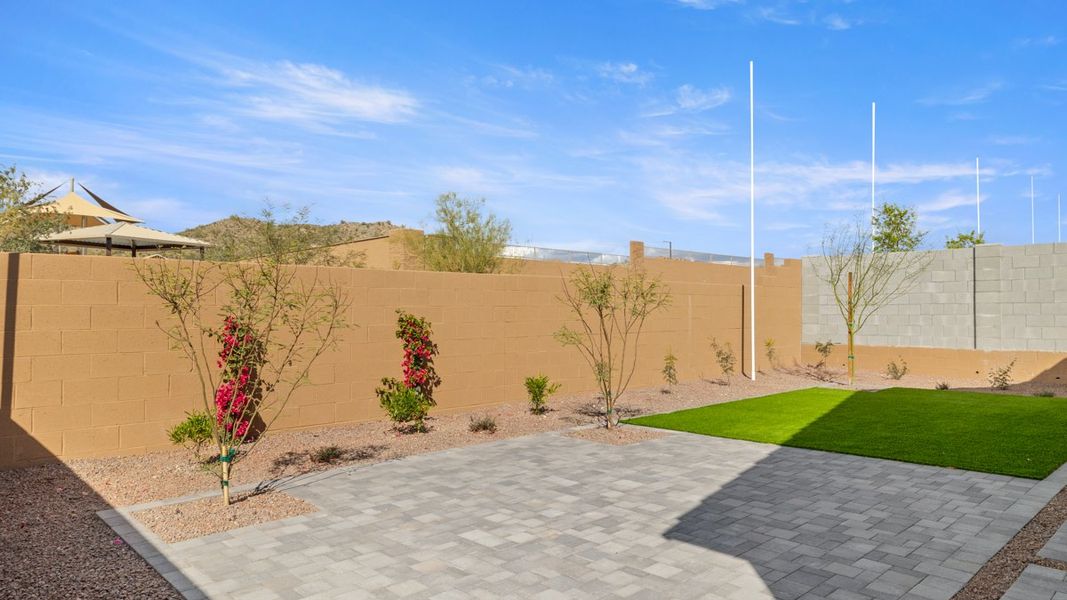 Exterior details and patio area of a home in Aloravita, Peoria (Image 24).