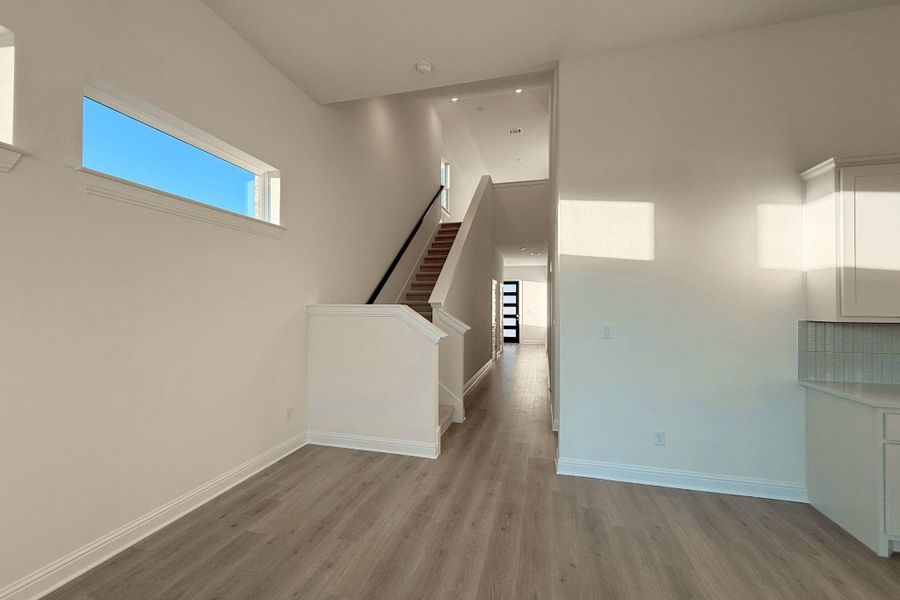 Spacious, unfurnished interior of a new home in Highland Village, Georgetown (Image 13).