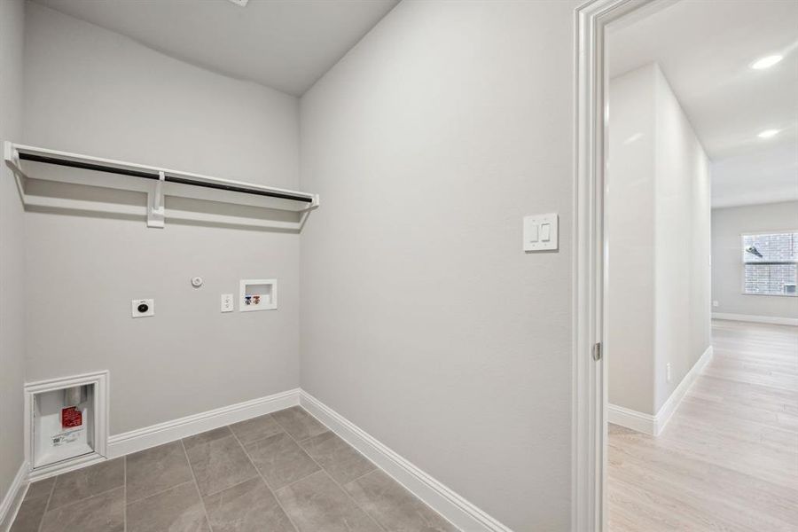 Photo is not of the actual home, but is an inspirational photo of builder’s model home and may depict options, furnishings, and/or decorator features that are not included. Photo is not of the actual home, but is an inspirational photo of builder’s model home and may depict options, furnishings, and/or decorator features that are not included.
