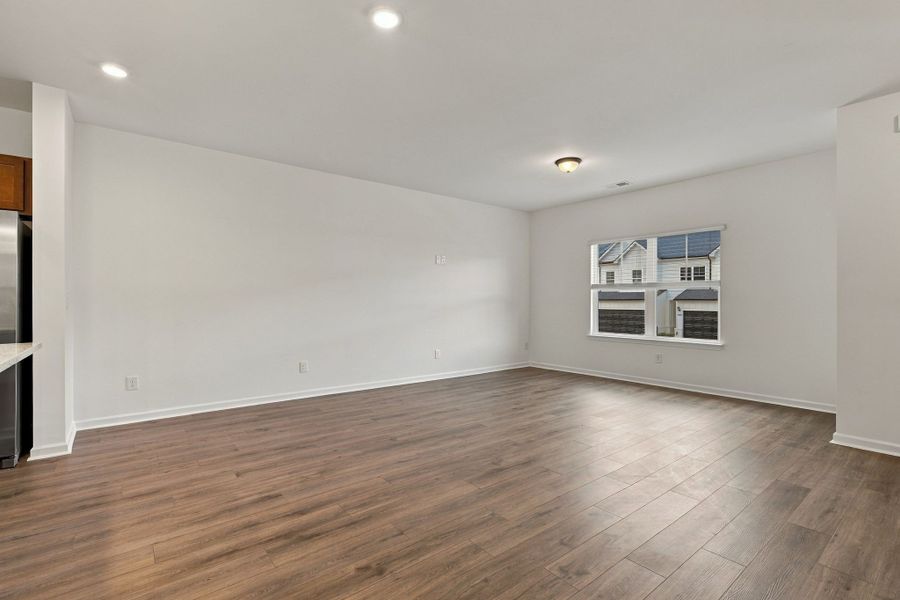 Spacious, unfurnished interior of a new home in Wilson Meadows, Clarksville (Image 14).