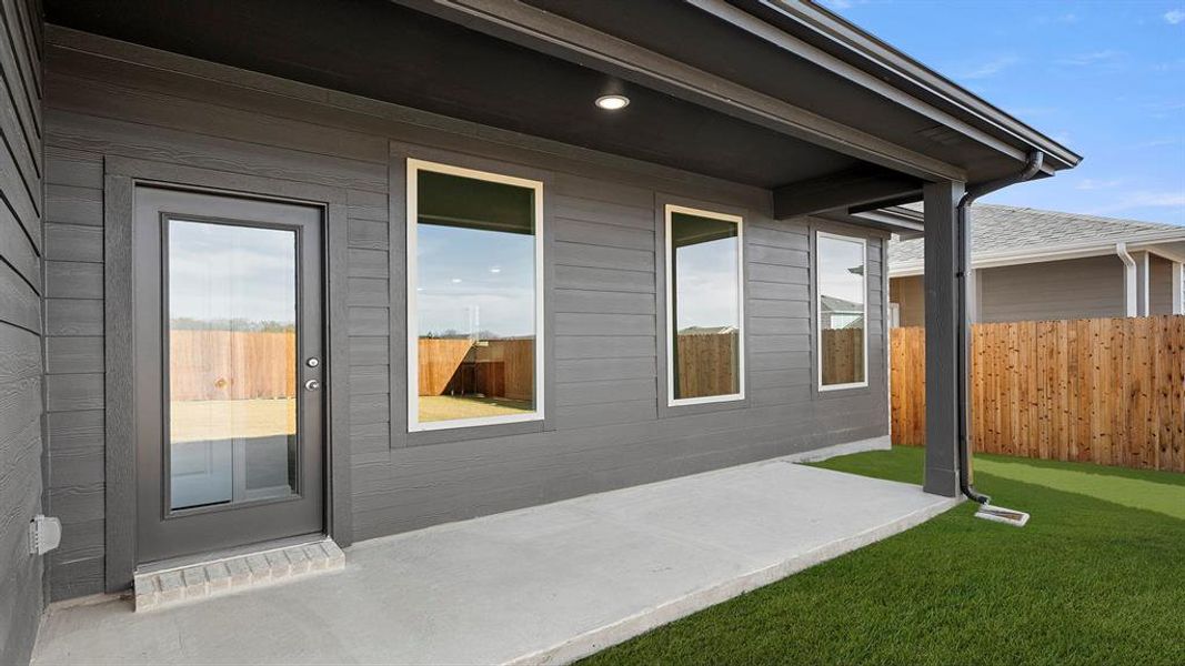 25. 2934 Wagoner - Patio