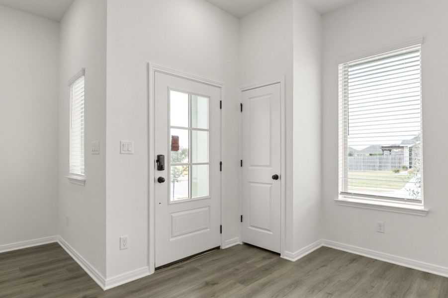 Spacious, unfurnished interior of a new home in Blanco Vista, San Marcos (Image 22).