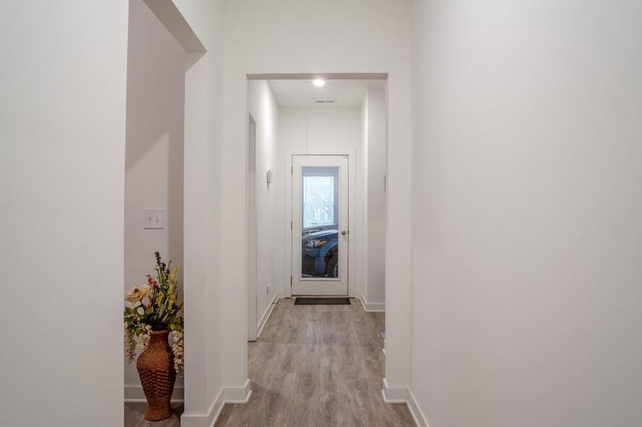 Spacious, unfurnished interior of a new home in Crossing Creeks, Monroe (Image 21).