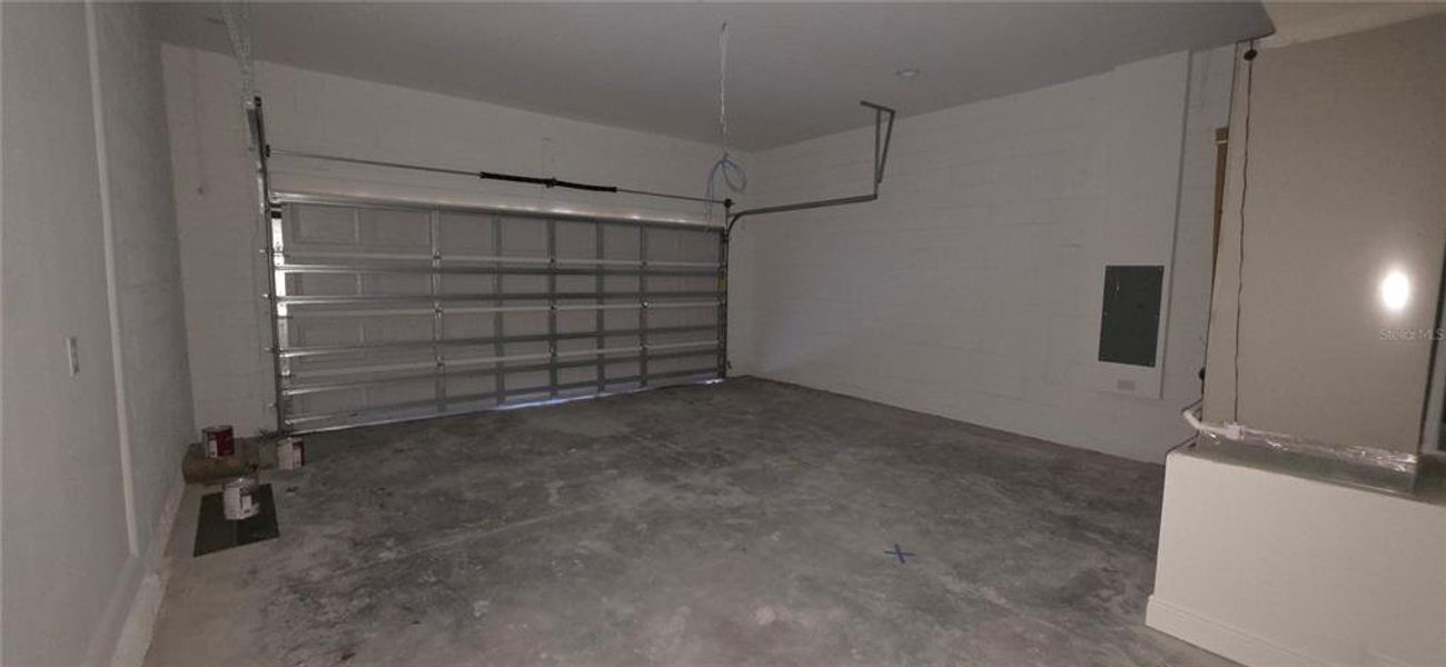 Spacious, unfurnished interior of a new home in , Deland (Image 20). Spacious, unfurnished interior of a new home in , Deland (Image 20).