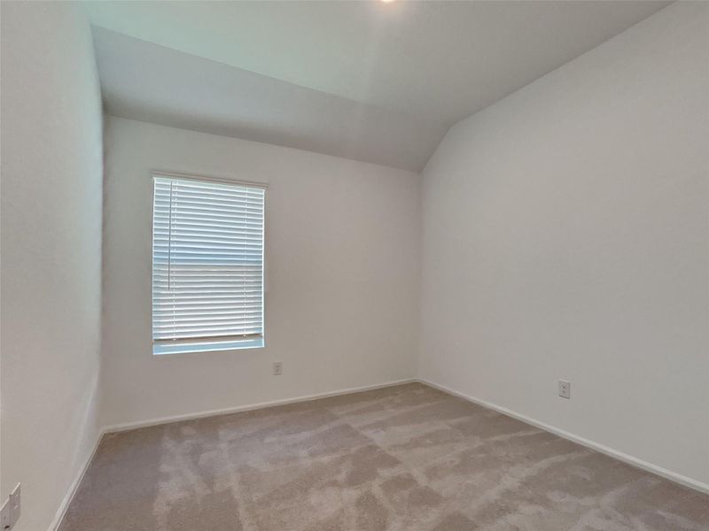 Spacious, unfurnished interior of a new home in Sterling Point at Baytown Crossings: Wildflower II Collection, Baytown (Image 10).