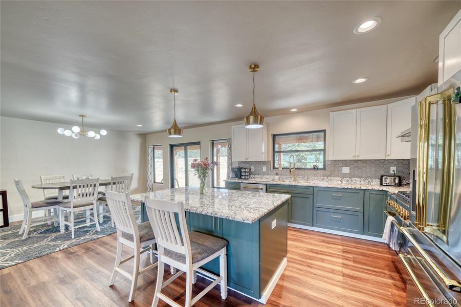 Such a lovely kitchen!