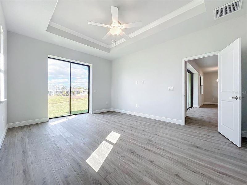 Spacious, unfurnished interior of a new home in , Punta Gorda (Image 36).