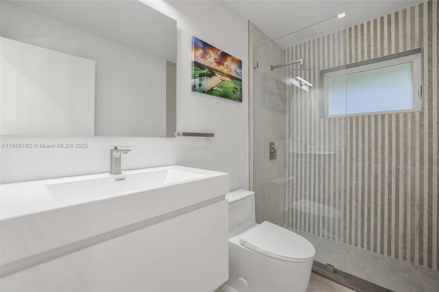 Furnished interior view inside a new home in , Coral Gables (Image 9).