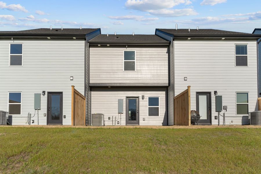 Exterior details and patio area of a home in Oxford Station, Gallatin (Image 18).