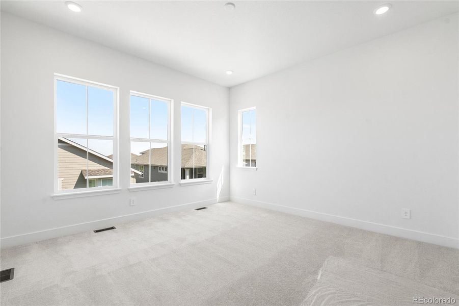Spacious, unfurnished interior of a new home in Hilltop at Inspiration, Aurora (Image 12).