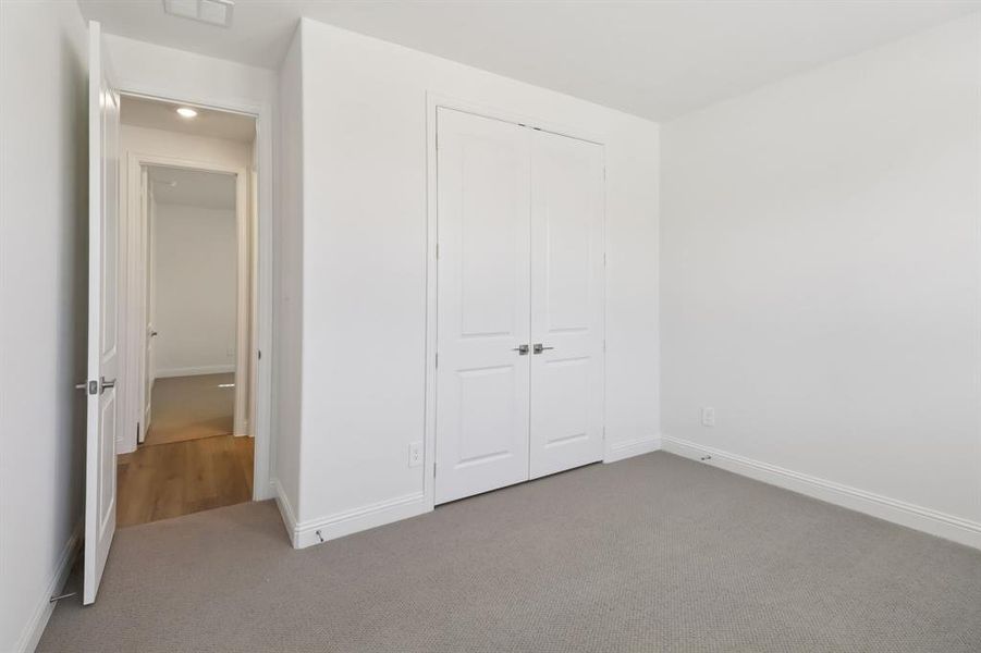 Spacious, unfurnished interior of a new home in Ashford Park - Texana Series, Corinth (Image 17).