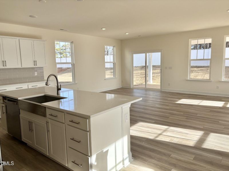 EV 10 Central Island