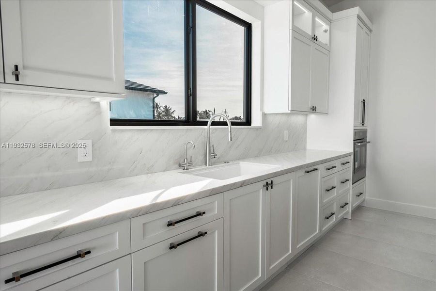 Furnished interior view inside a new home in , Marathon (Image 9).