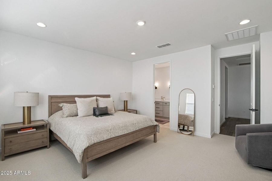 48-web-or-mls-E Waller Ln-S1012-1-002